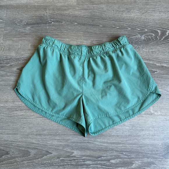 Old Navy Women's Athletic Shorts in Sage - Picture 1 of 4
